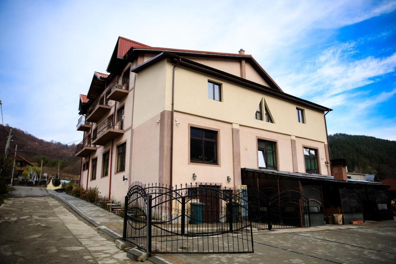 Pensiunea Grande Lepşa Exteriör bild